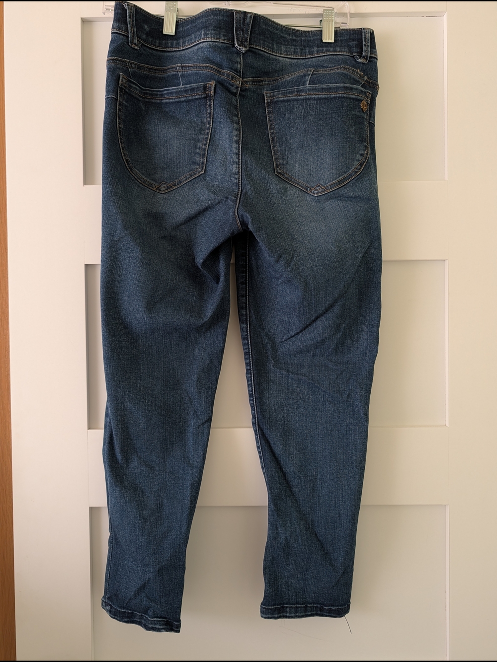 Democracy "Ab"solution Distressed Crop Jeans Women's Size 8 Petite Dark Wash